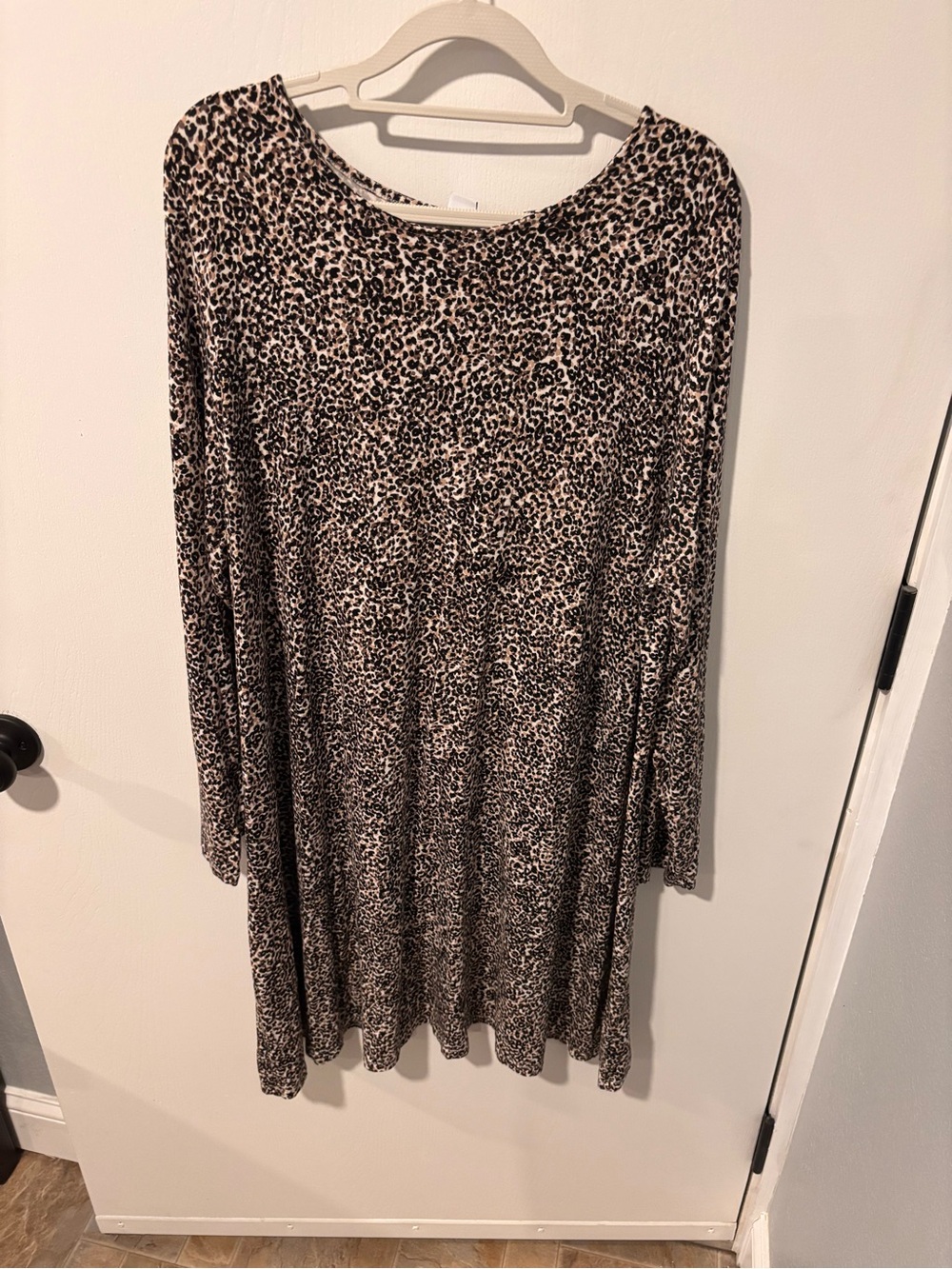 Old Navy Leopard Print Long Sleeve Swing Dress - Beige & Black
